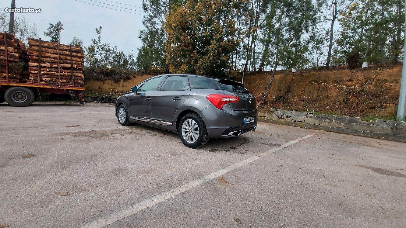 Citroën DS5 DS5 1.6 BlueHDi So Chic - 16 — photo 4