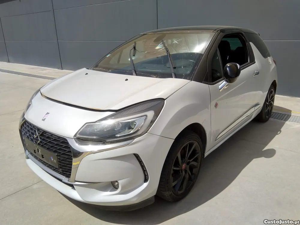 DS DS 3 1.2 THP 110 / PureTech 110 (SAHNPS, SAHNZ6, SAHNZT) (81 kW / 110 cv) [04.2015 - 07.2019] - 17 — photo 2