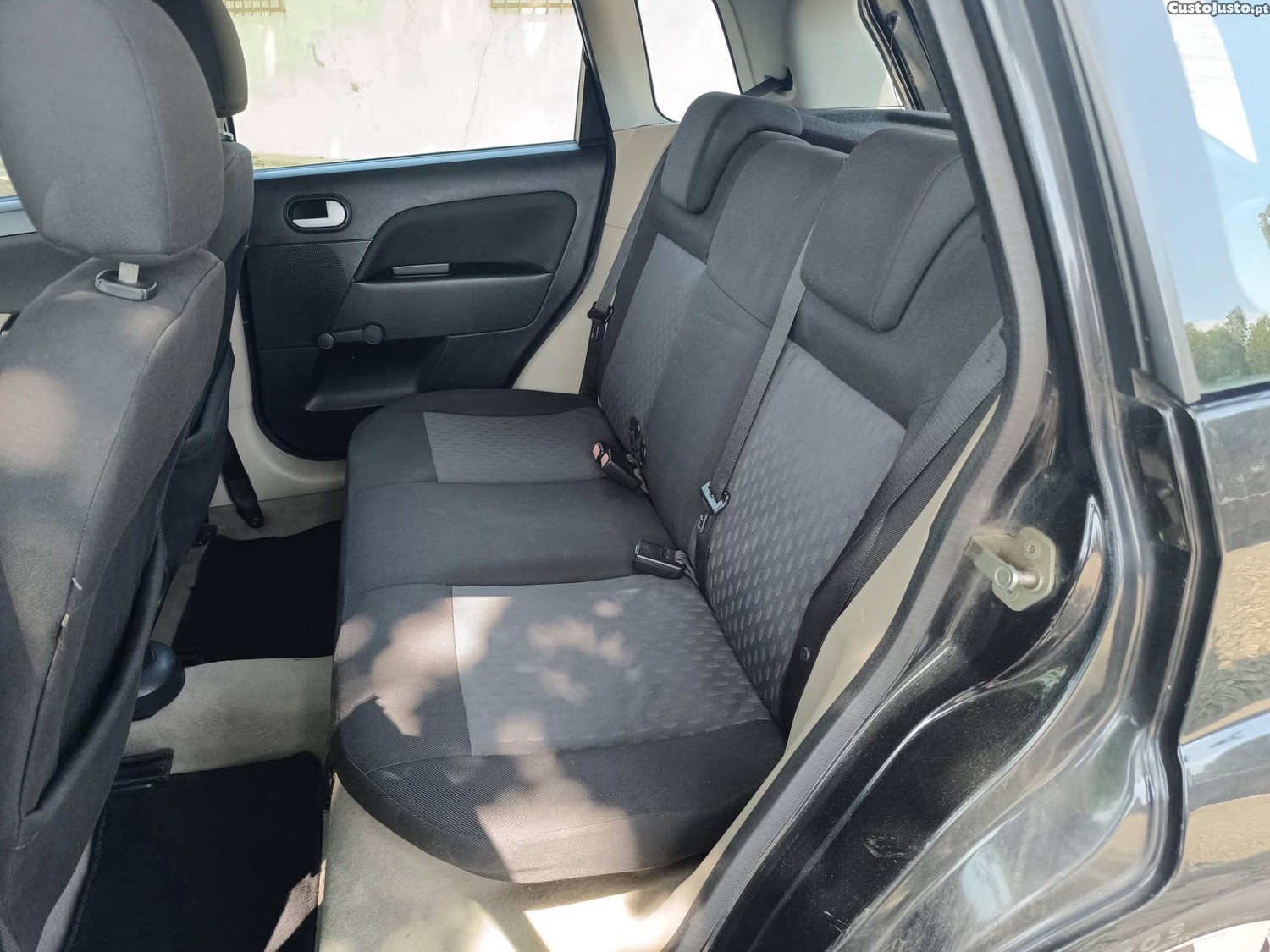 Ford Fiesta 1.25c/ revisão — fotografia 9