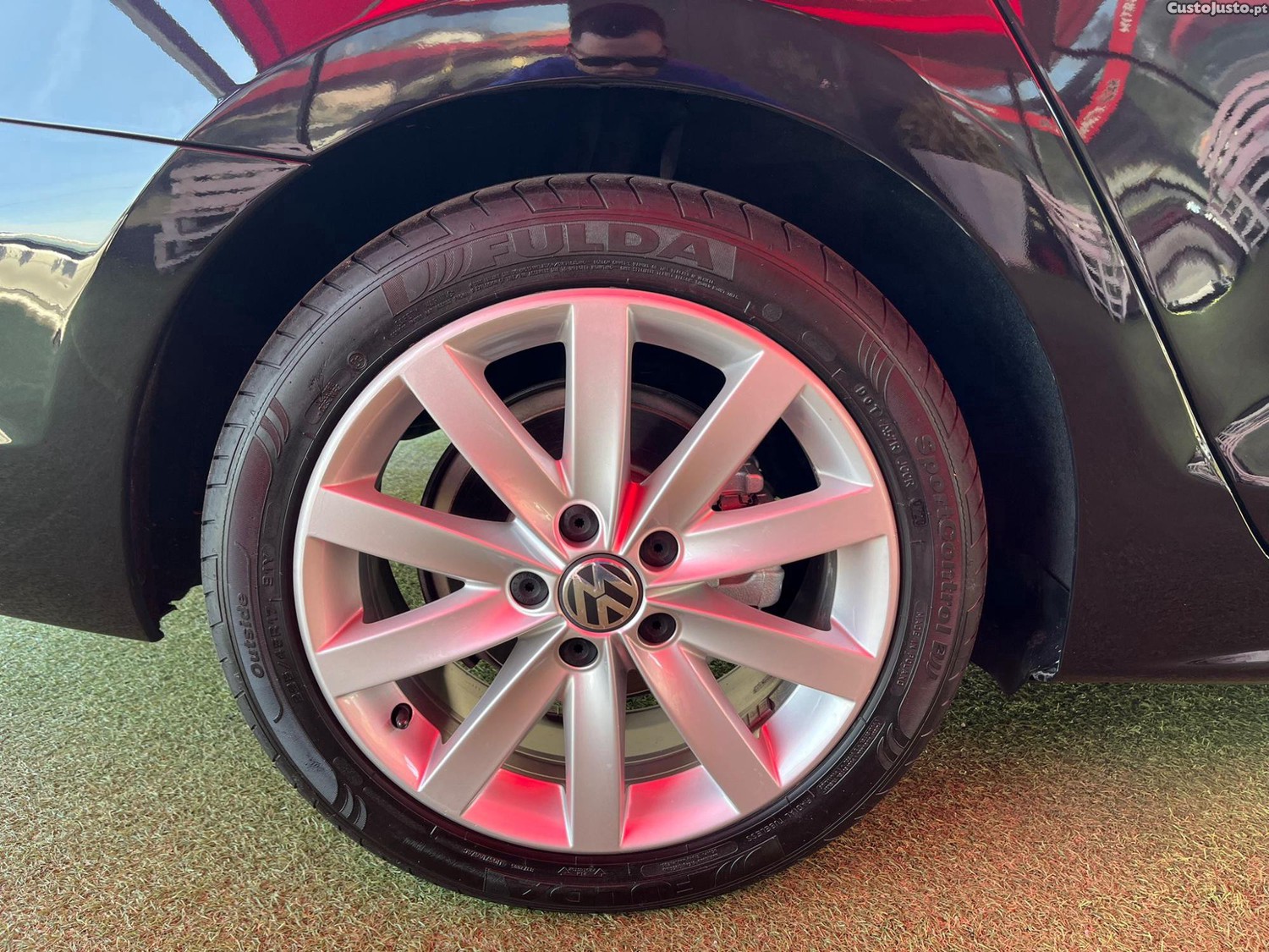 Volkswagen Jetta 1.6 TDI — fotografia 14