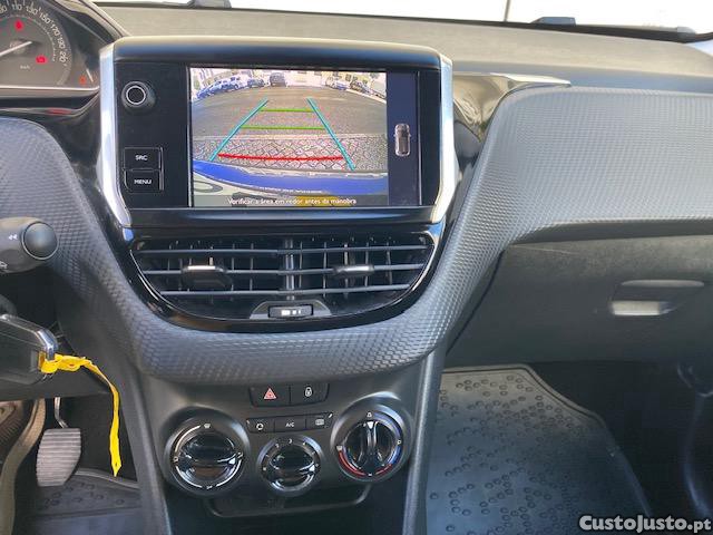 Peugeot 208 1.2 Puretech Style — fotografia 6