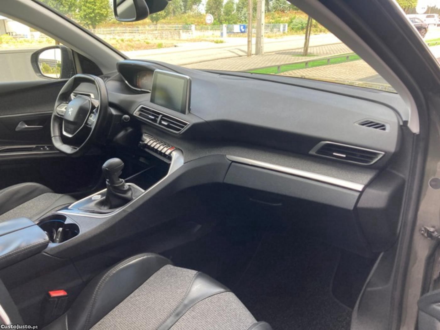 Peugeot 3008 1.2 PureTech Active — fotografia 3