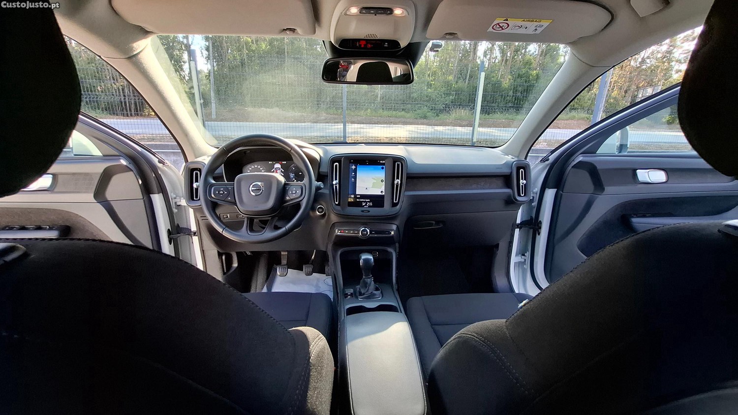 Volvo XC 40 2.0 D3 Momentum Plus — fotografia 3
