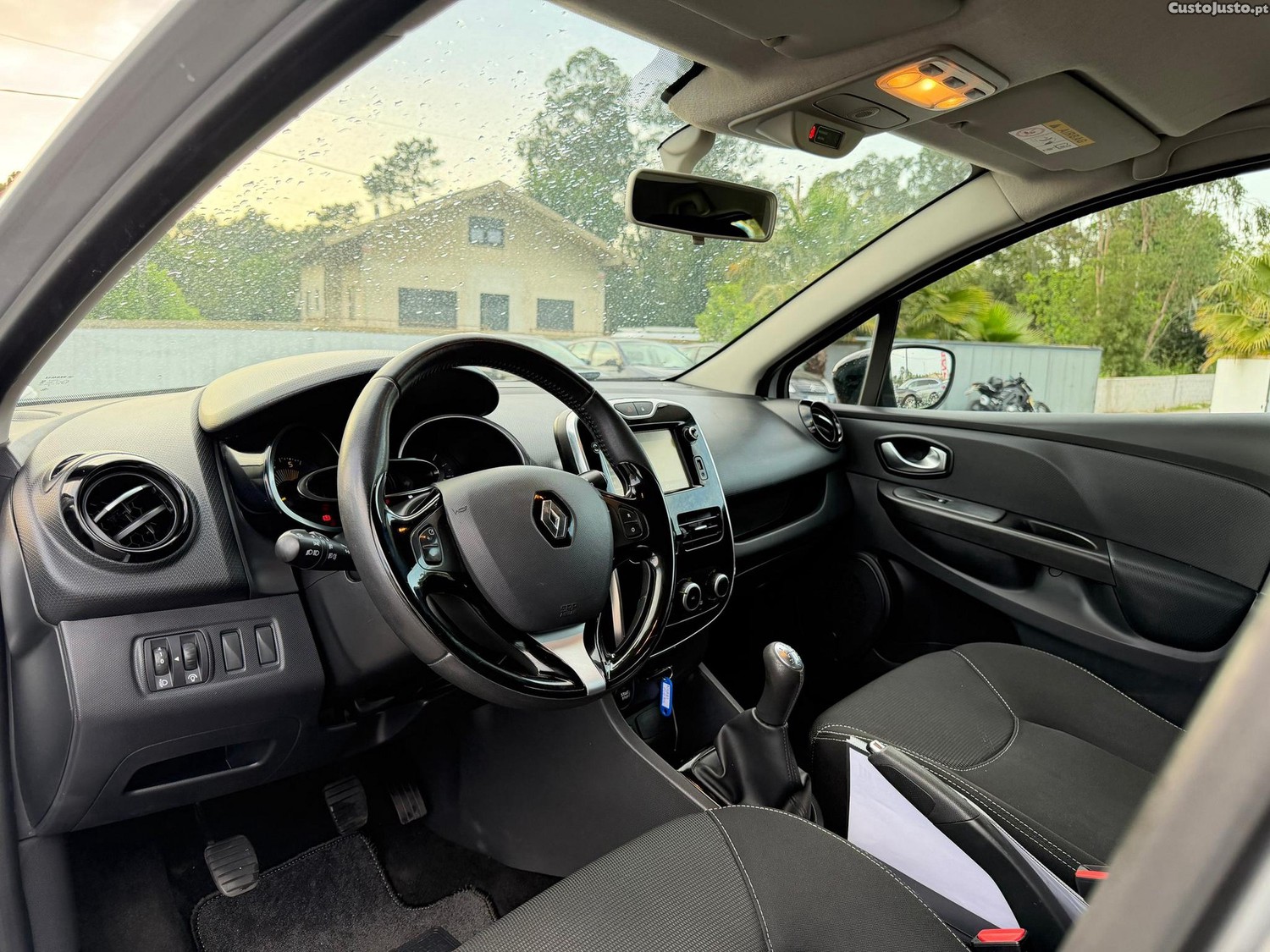 Renault Clio 1.5 dCi Dynamique S — fotografia 8