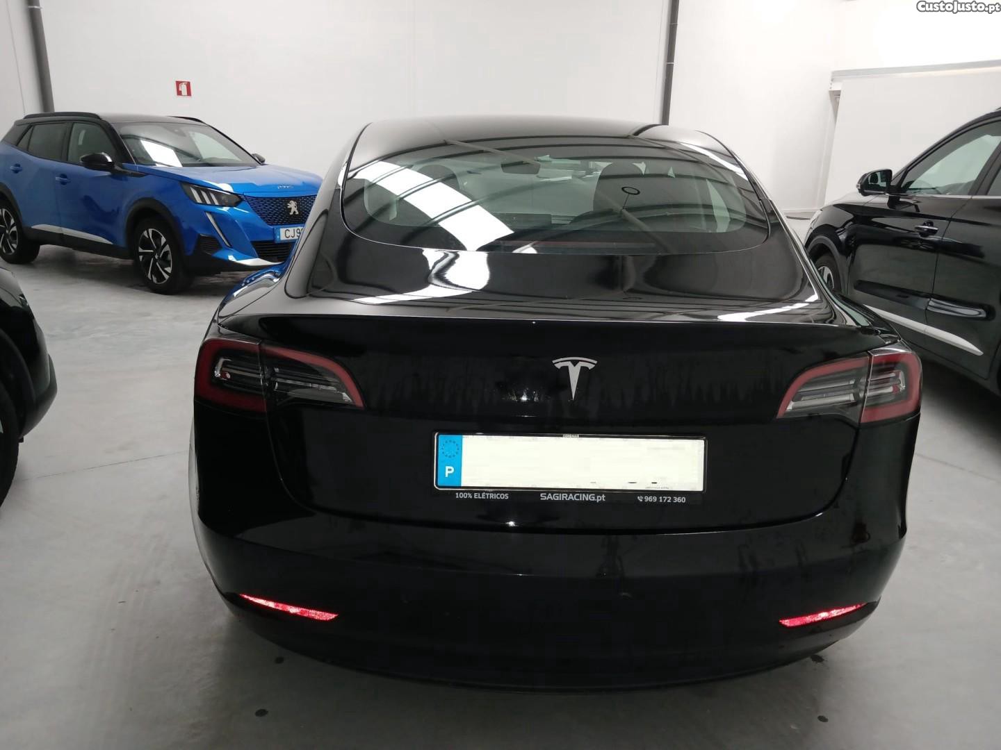 Tesla Model 3 Standard RWD — fotografia 4