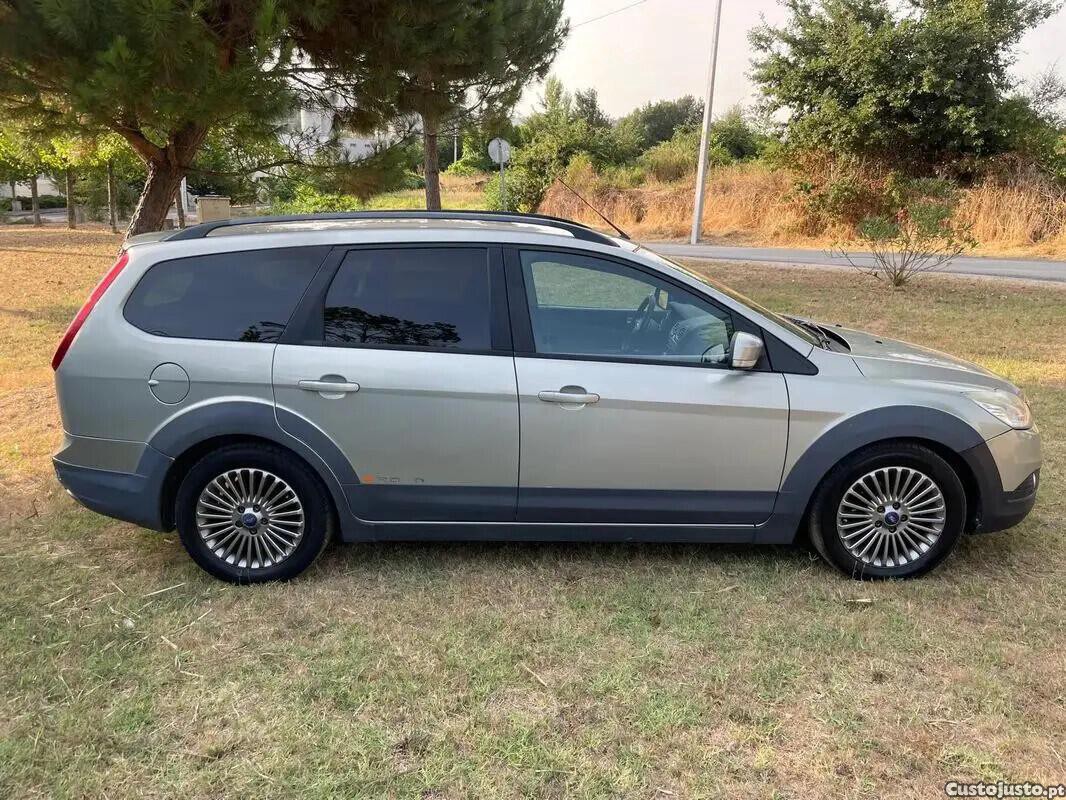 Ford Focus 1.6 TDCi DPF Titanium — fotografia 8