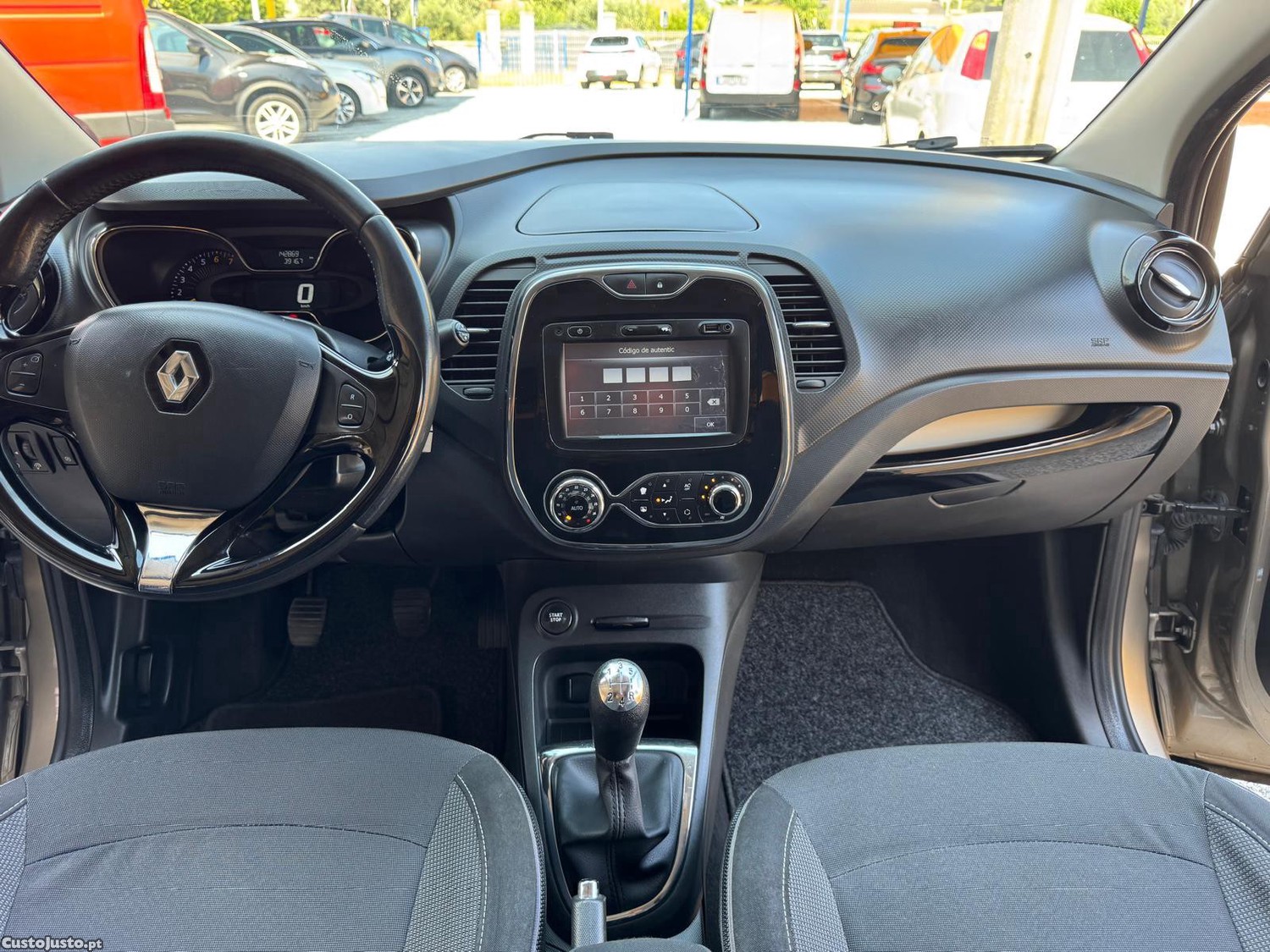 Renault Captur 0.9 TCE Exclusive — fotografia 8