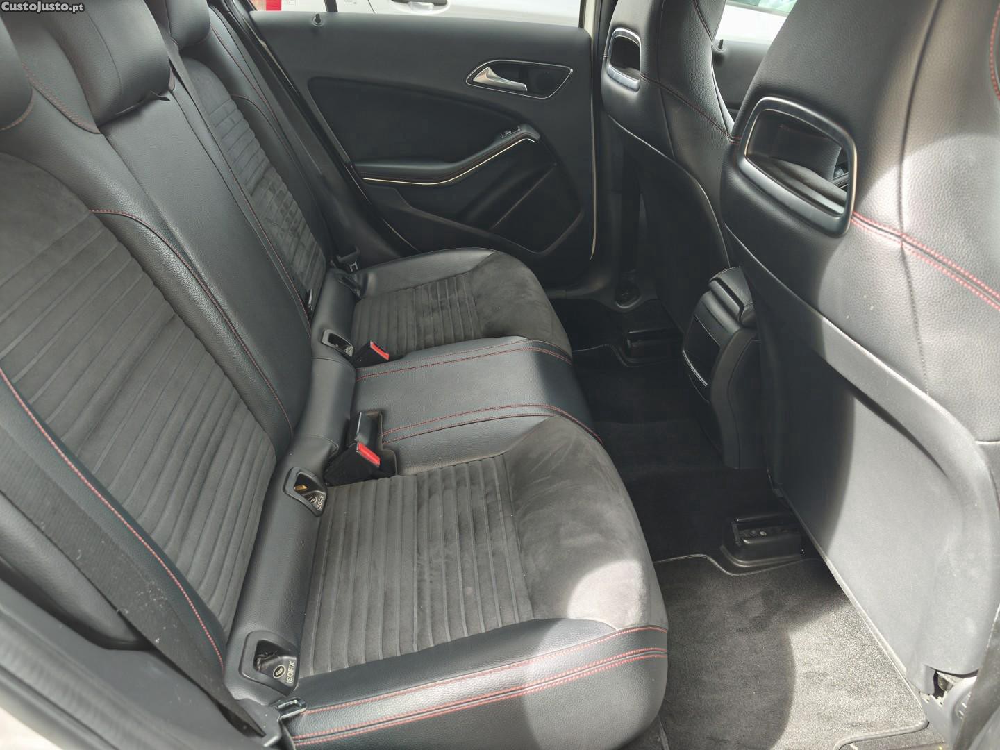 Mercedes-Benz A 180 CDi BlueEfficiency — fotografia 11