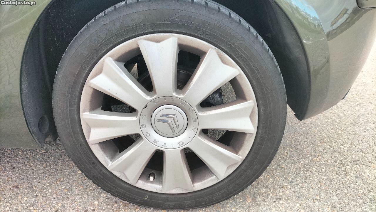 Citroën C4 1.6 HDi 110 Exclusive — photo 5