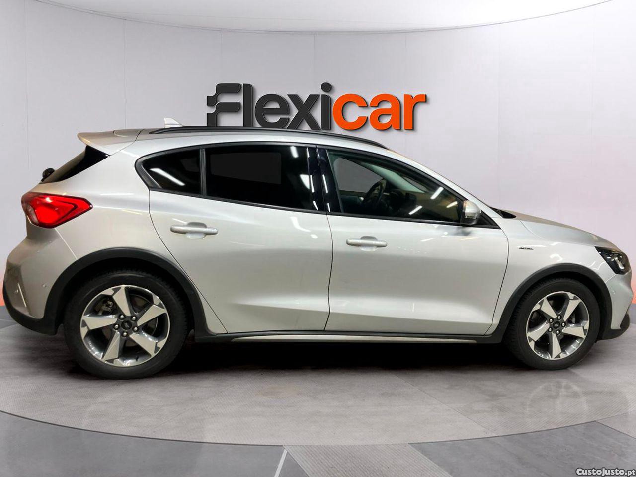 Ford Focus 1.0 EcoBoost Active X — fotografia 18