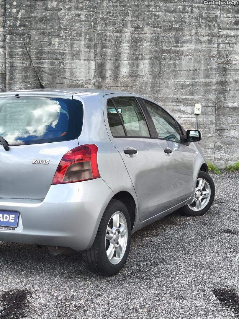Toyota Yaris 1.0 VVT-i — fotografia 15