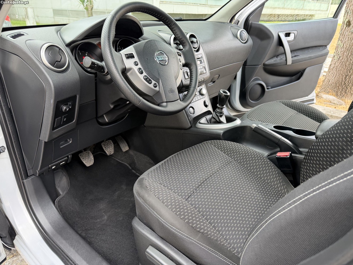 Nissan Qashqai 1.5 DCi-1 registo-Iuc 40 — fotografia 8