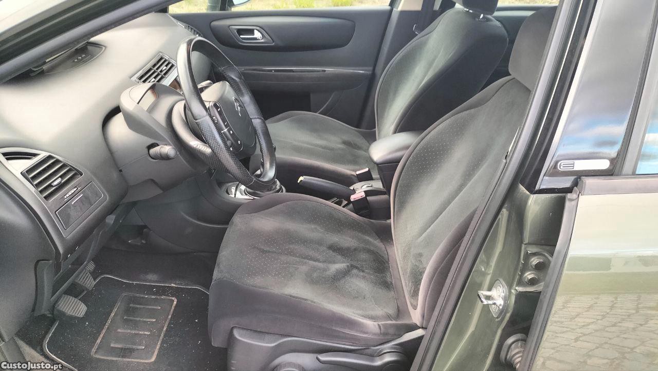 Citroën C4 1.6 HDi 110 Exclusive — photo 4