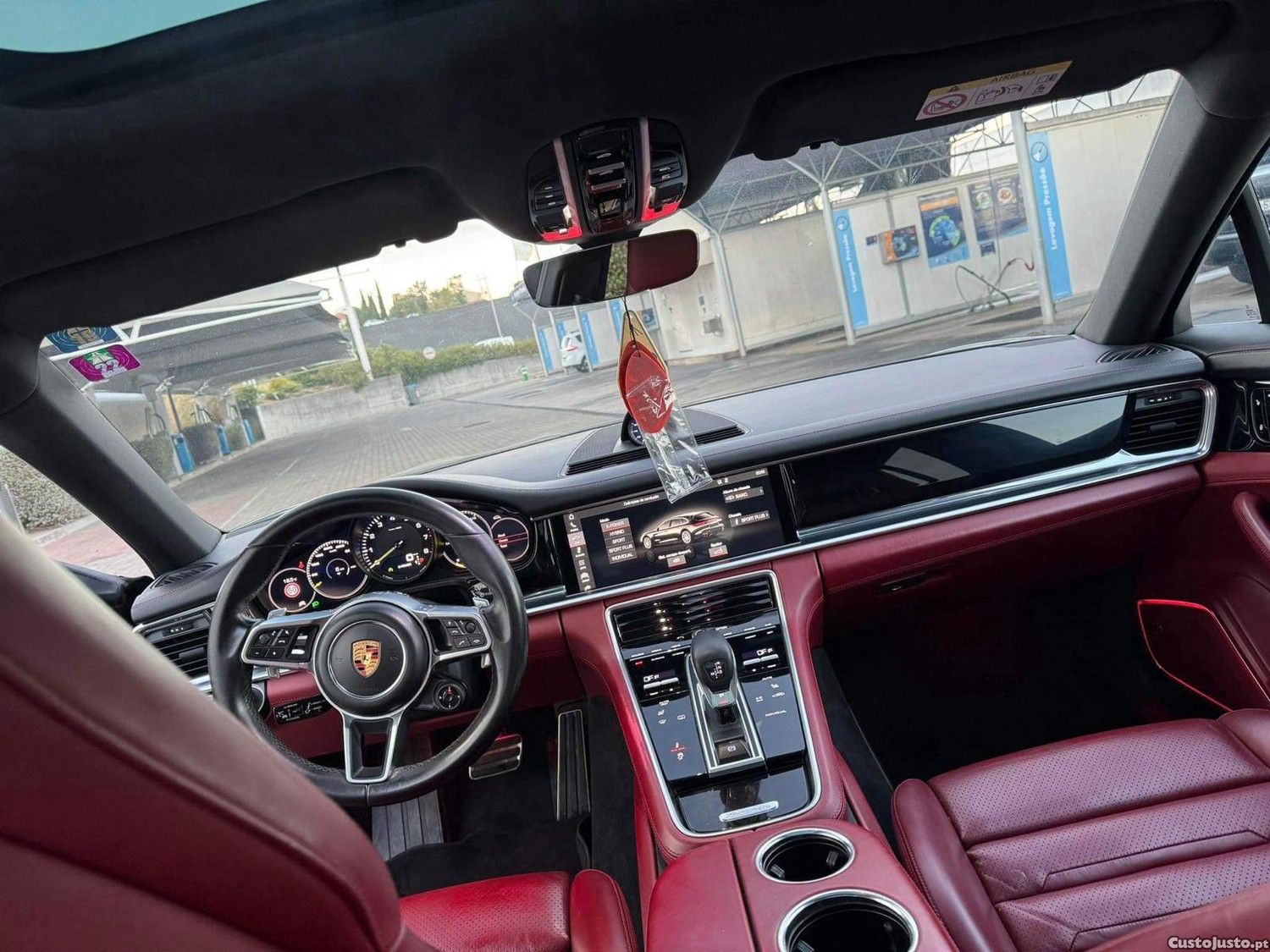 Porsche Panamera 4 E-Hybrid Sport Turismo — fotografia 3