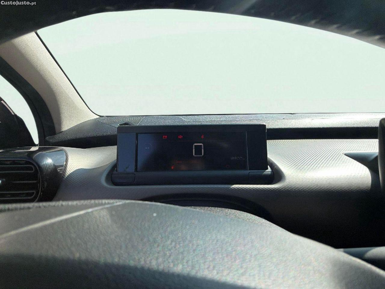Citroën C4 Cactus 1.2 PureTech Shine — fotografia 7