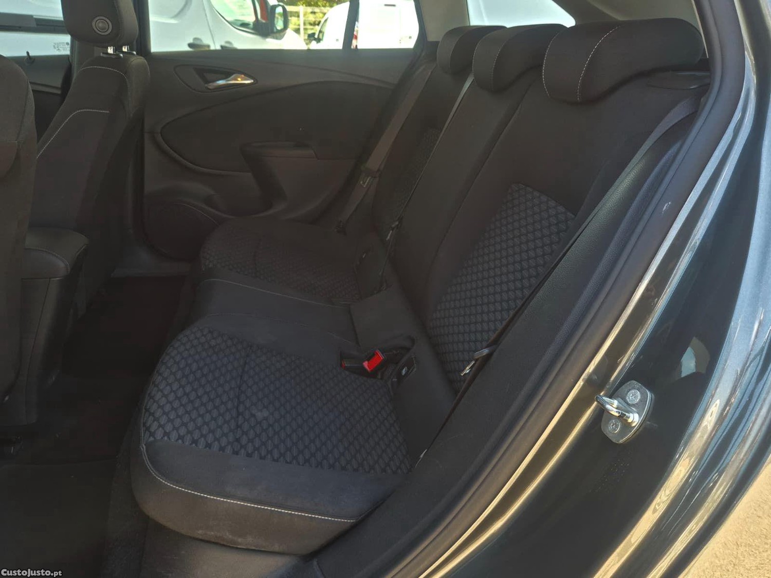 Opel Astra Sports Tourer 1.6CDTI — fotografia 8