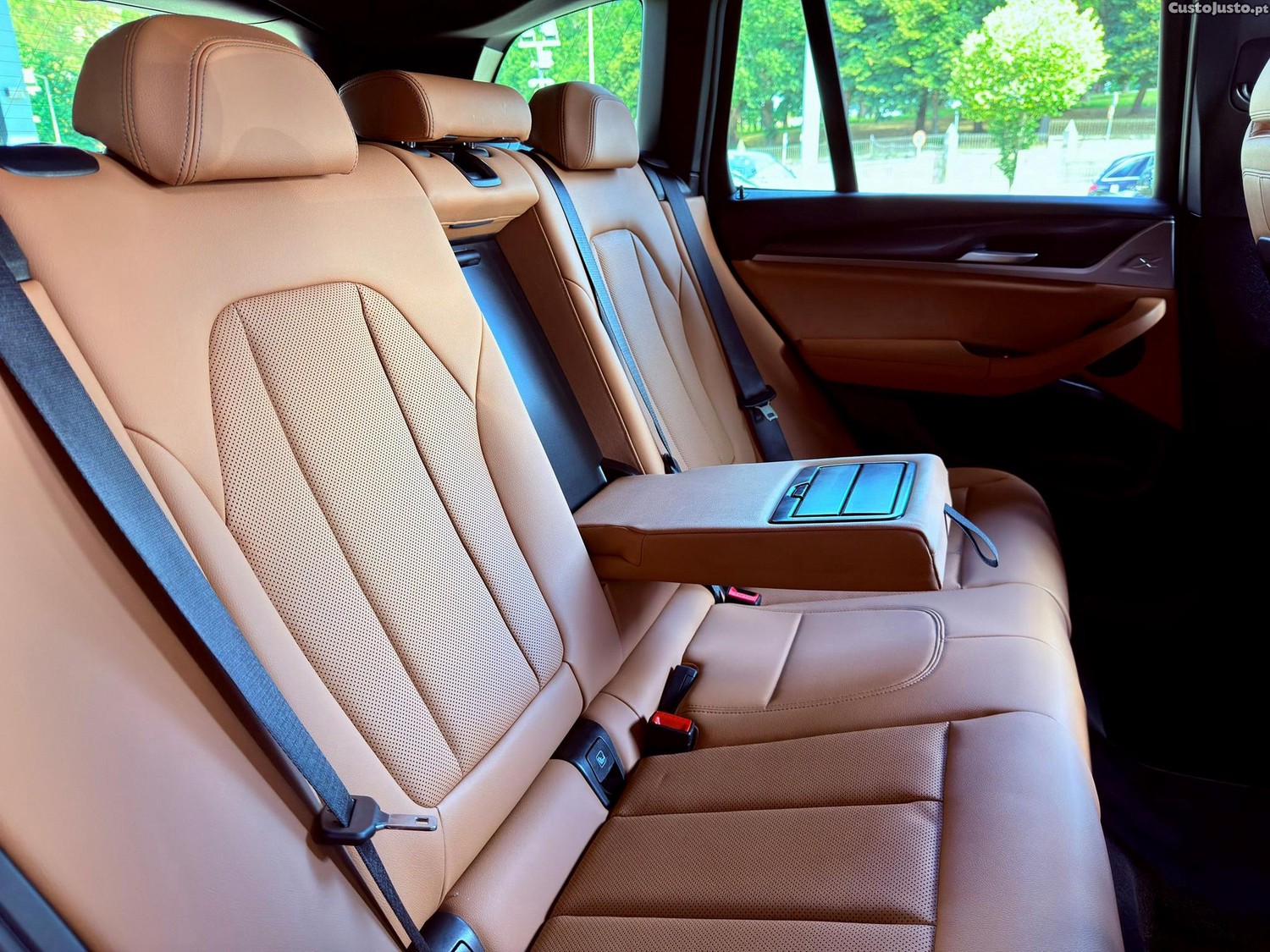 BMW X3 30 e xDrive Pack M — fotografia 4