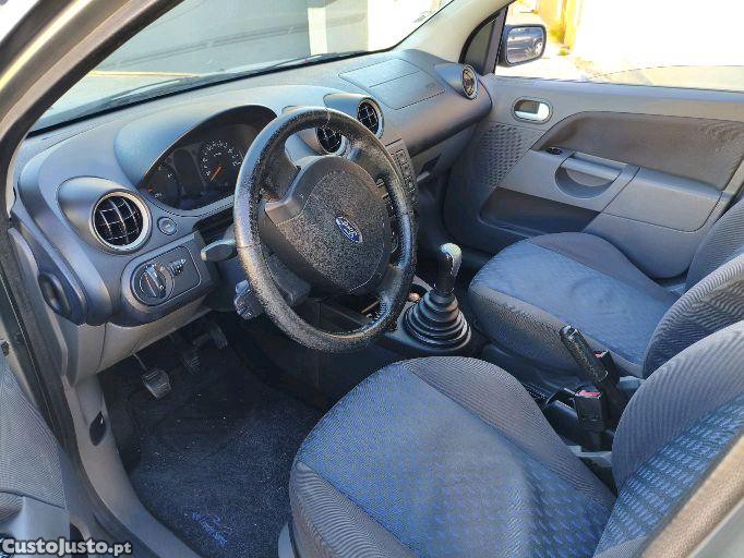 Ford Fiesta 1.4 Tdci Trend — fotografia 3