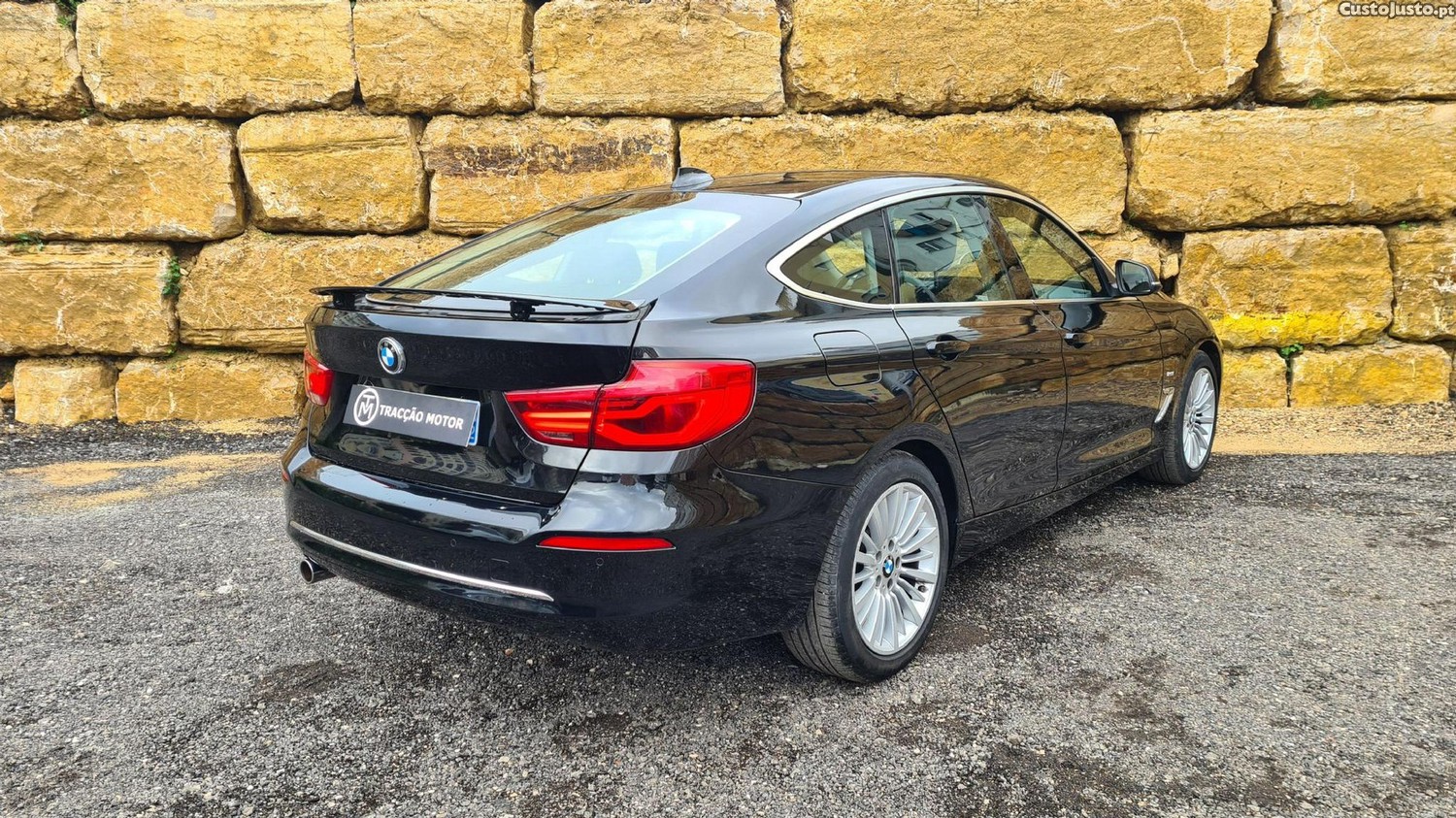 BMW 318 d Line Luxury Auto - 17 foto 2
