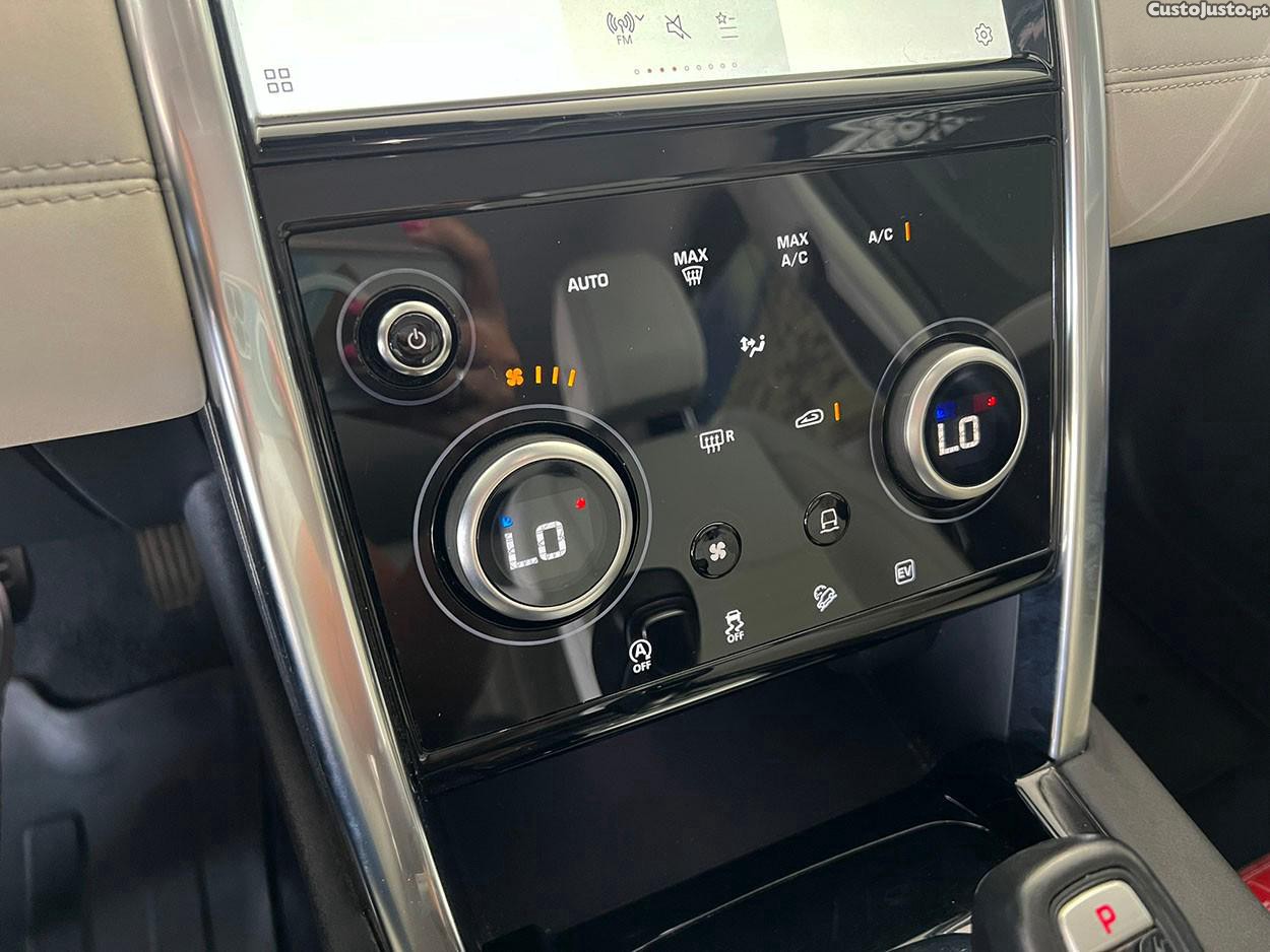Land Rover Discovery Sport 1.5 I3 P300e AWD Dynamic SE — fotografia 12