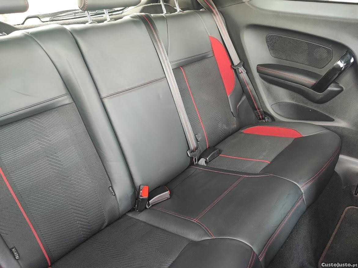 Peugeot 208 GTI 1.6 THP — fotografia 2