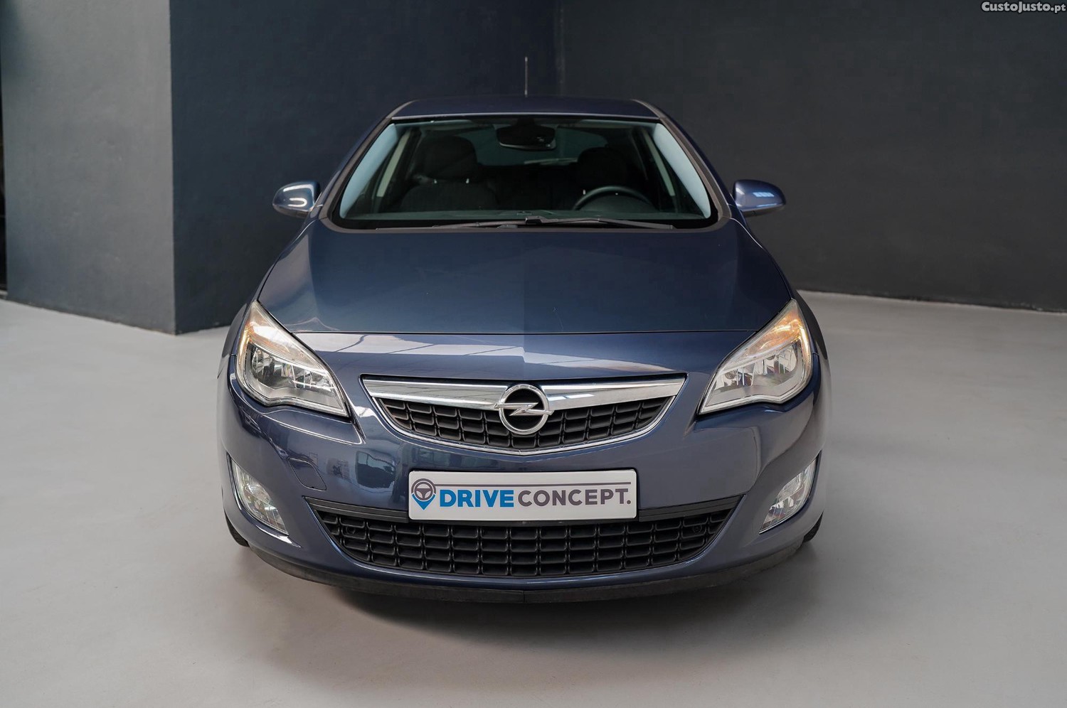 Opel Astra 1.4 Cosmo S/S — fotografia 27