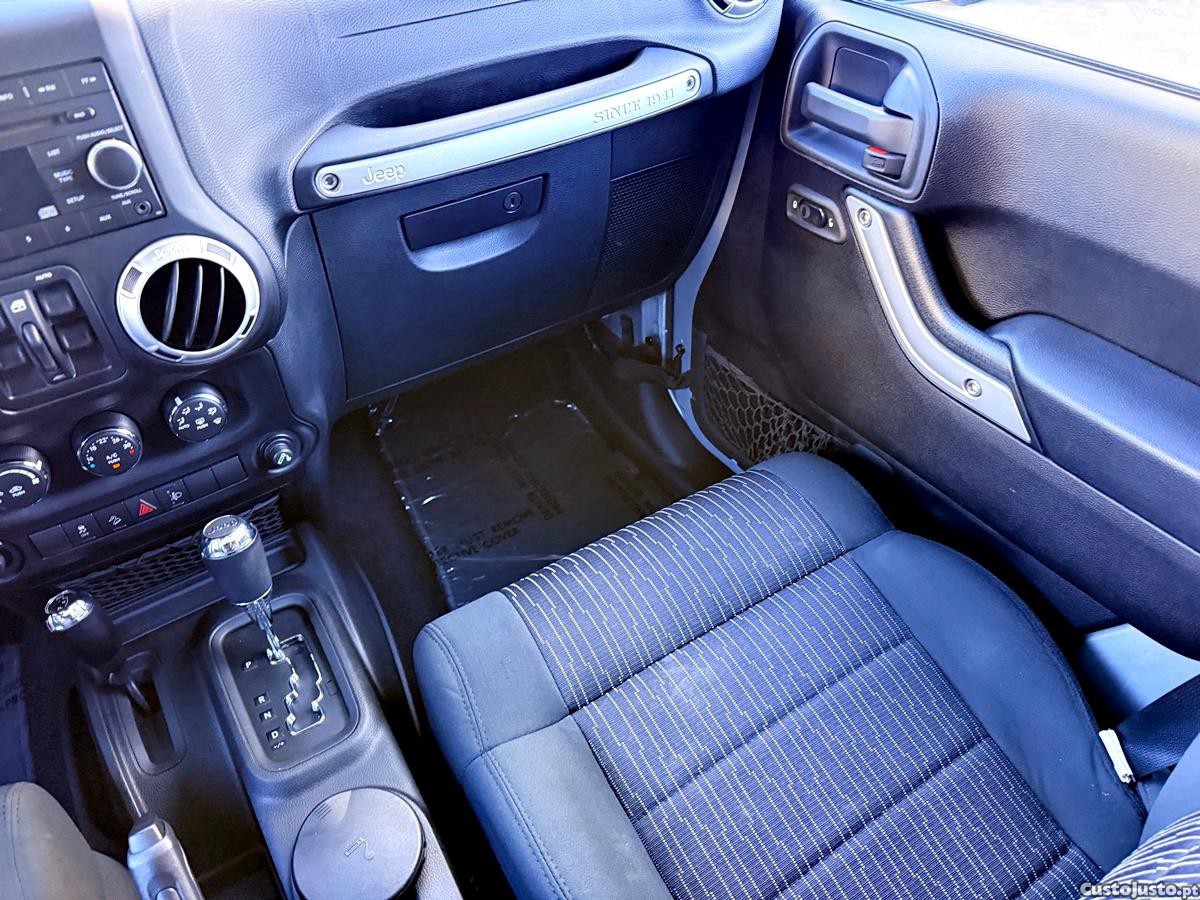 Jeep Wrangler Sahara Unlimited — fotografia 41