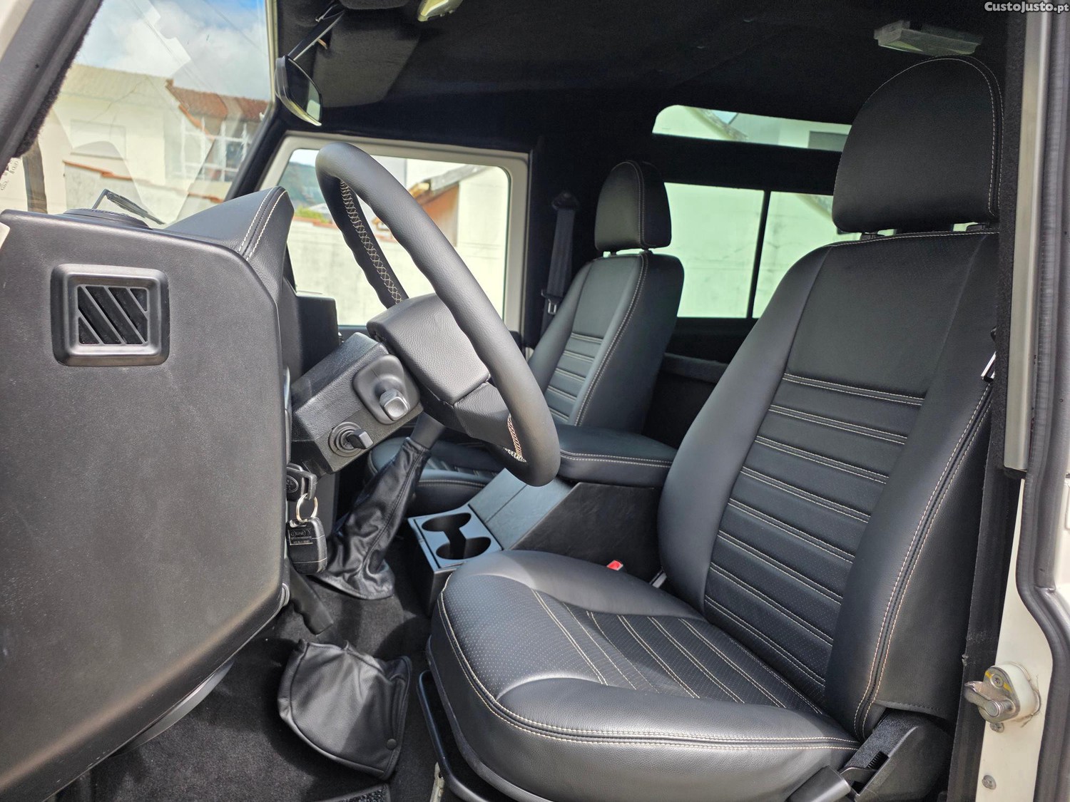 Land Rover Defender 90 St — fotografia 5