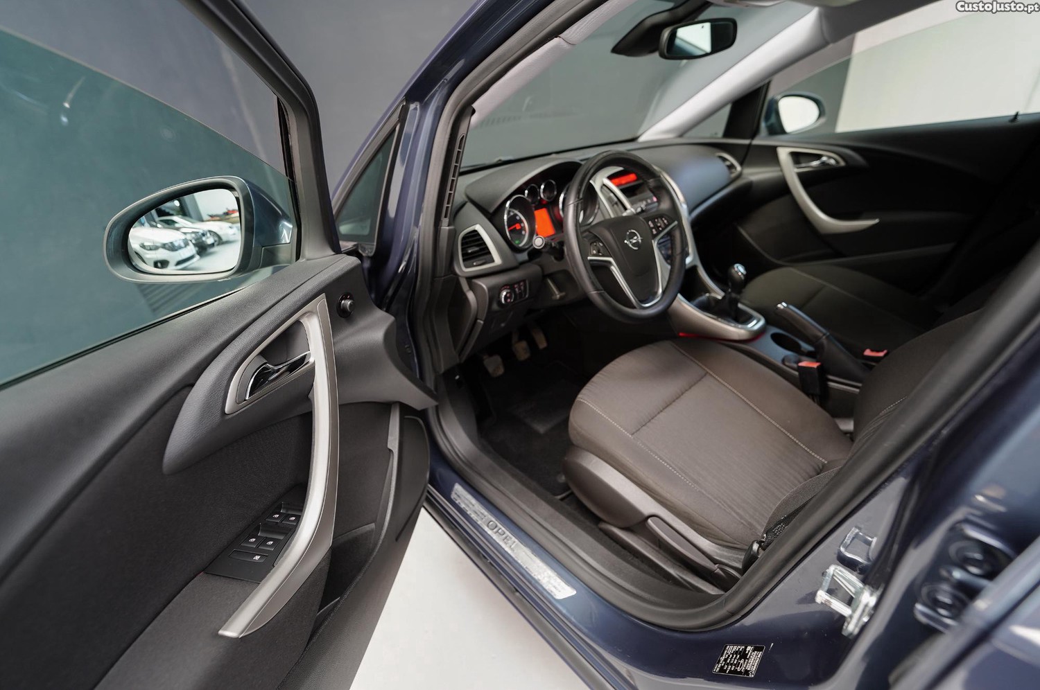 Opel Astra 1.4 Cosmo S/S — fotografia 8
