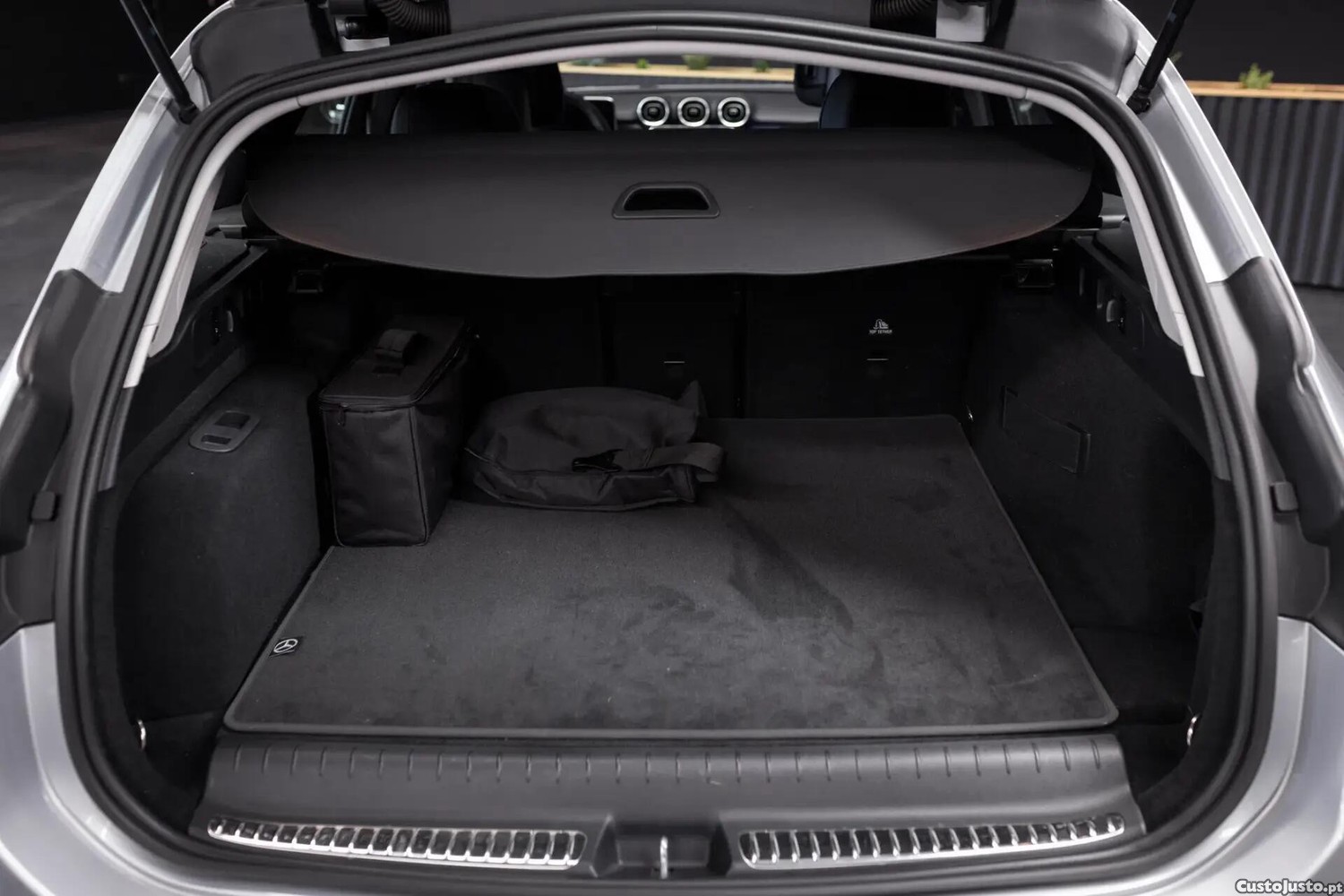 Mercedes-Benz C 300 e 9G-TRONIC Avantgarde Advanced — fotografia 10