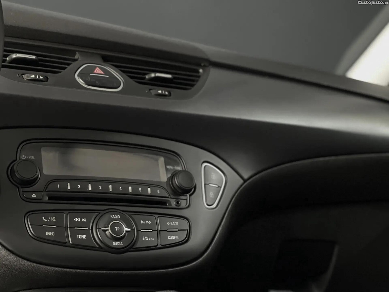 Opel Corsa 1.3 CDTI Business — fotografia 7