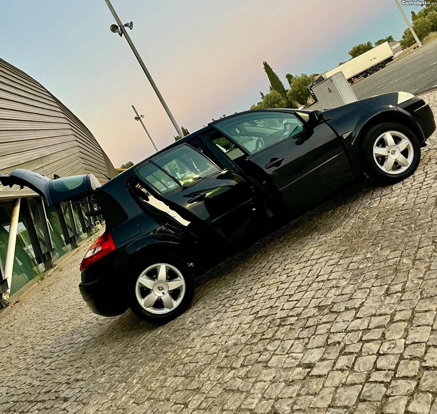 Renault Mégane Megane 1.5 — fotografia 8