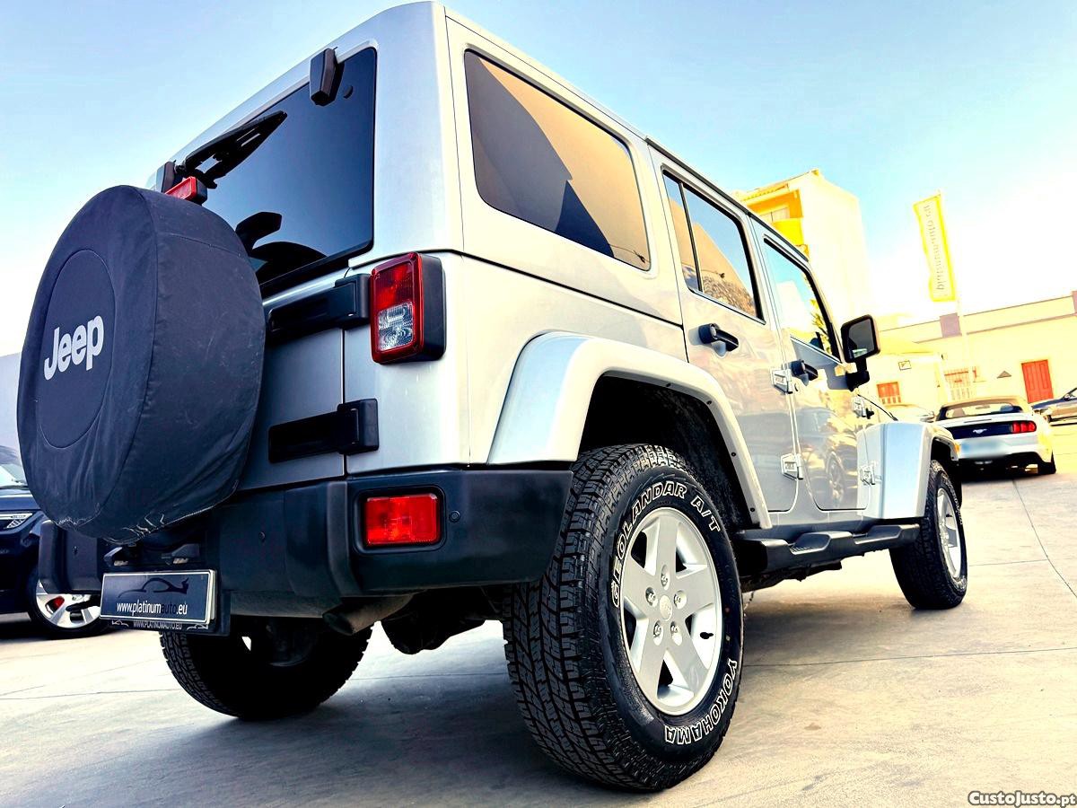 Jeep Wrangler Sahara Unlimited — fotografia 16
