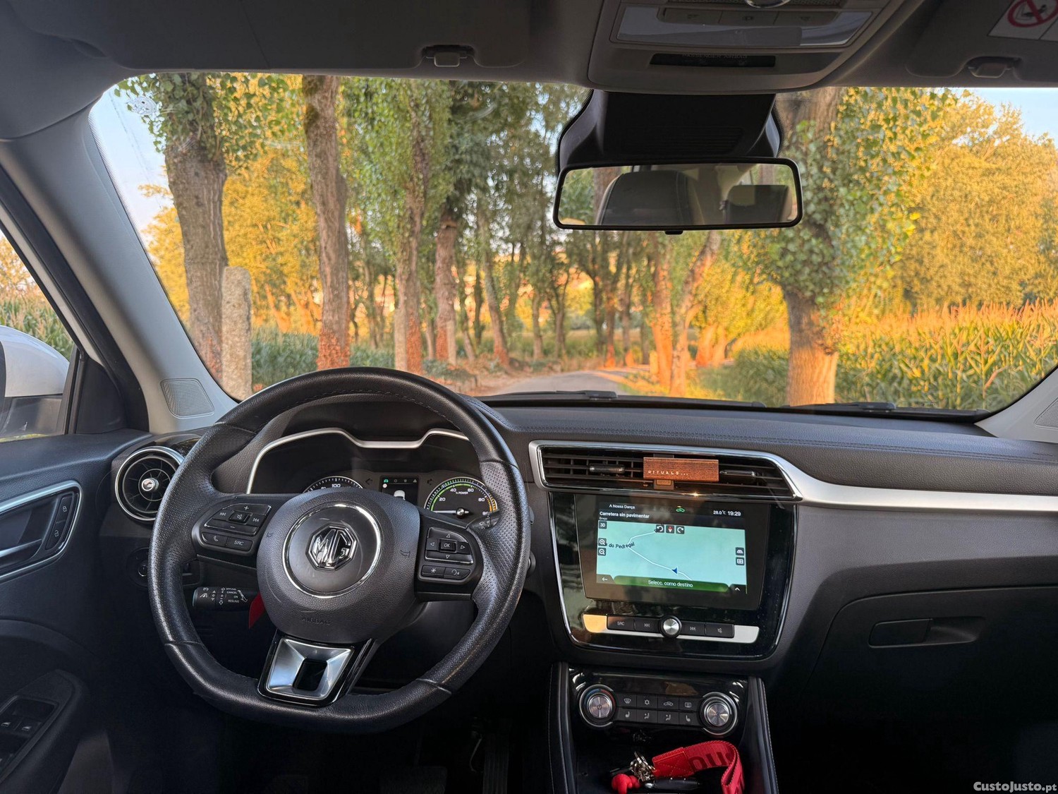 MG ZS EV Luxury — fotografia 12