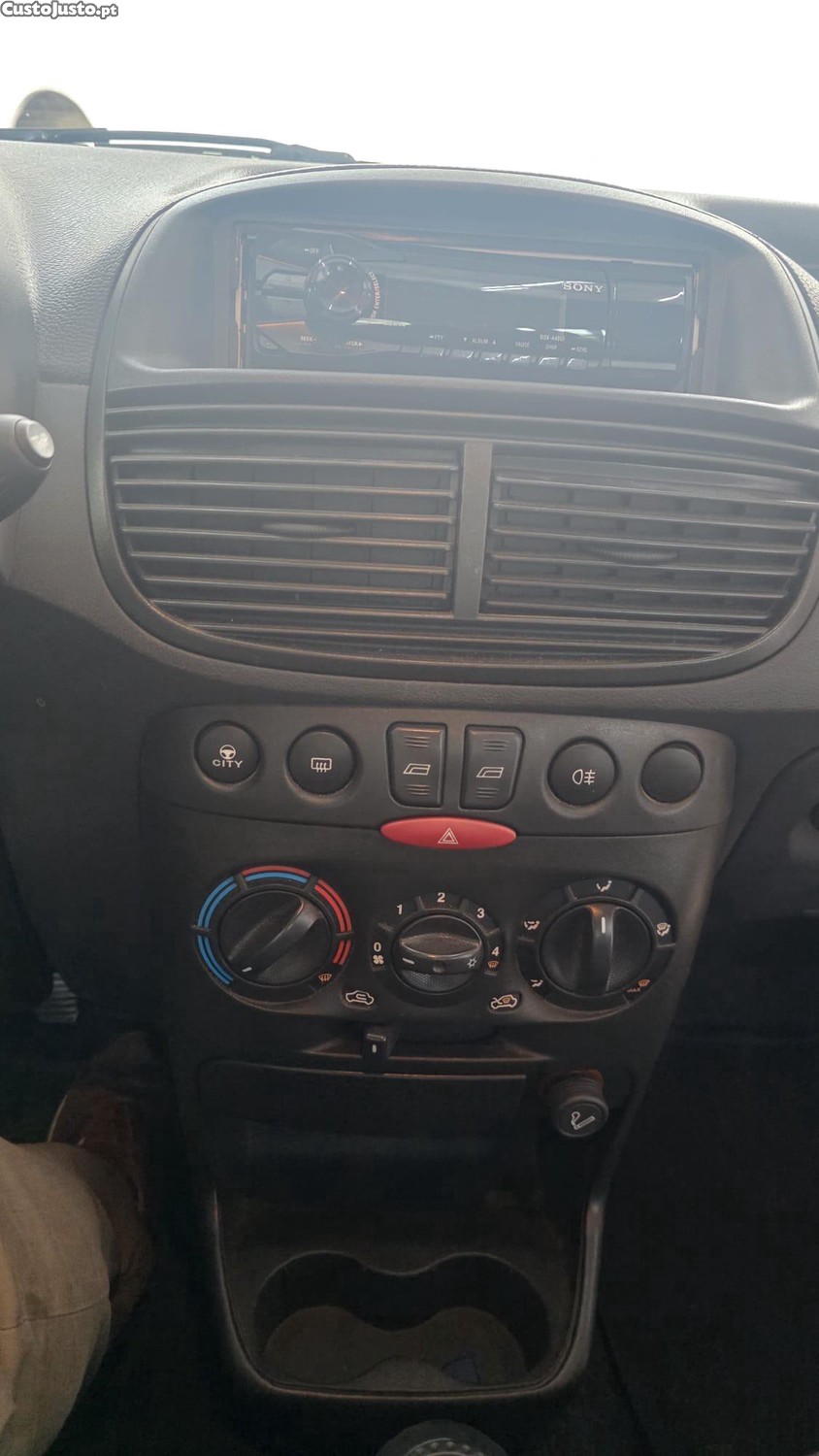 Fiat Punto 1.2 Gasolina-Impecável-Oportunidade! — fotografia 4