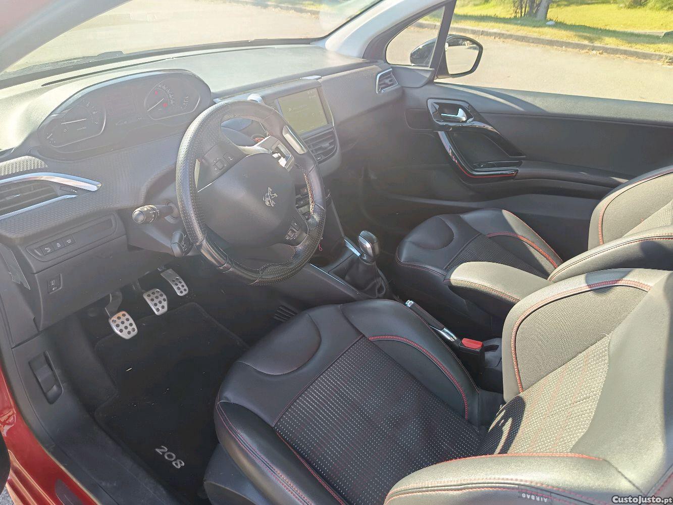 Peugeot 208 gt line — fotografia 2