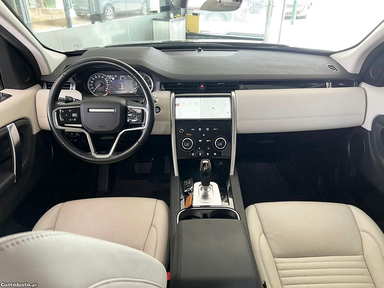 Land Rover Discovery Sport 1.5 I3 P300e AWD Dynamic SE — fotografia 16