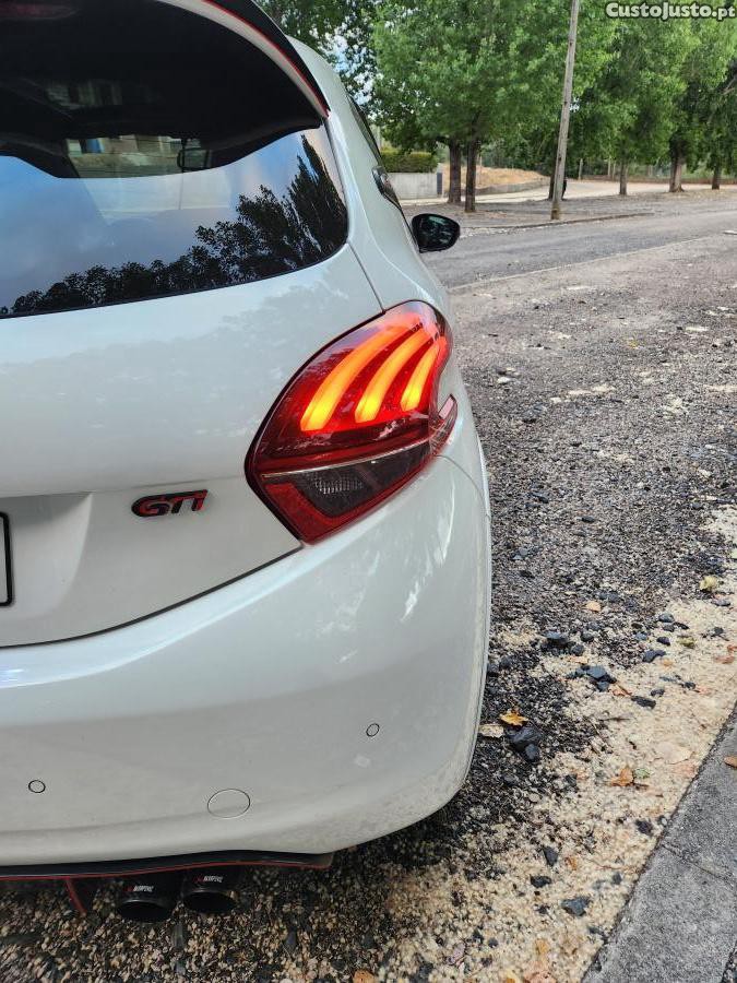 Peugeot 208 GTI 200 THP — fotografia 14