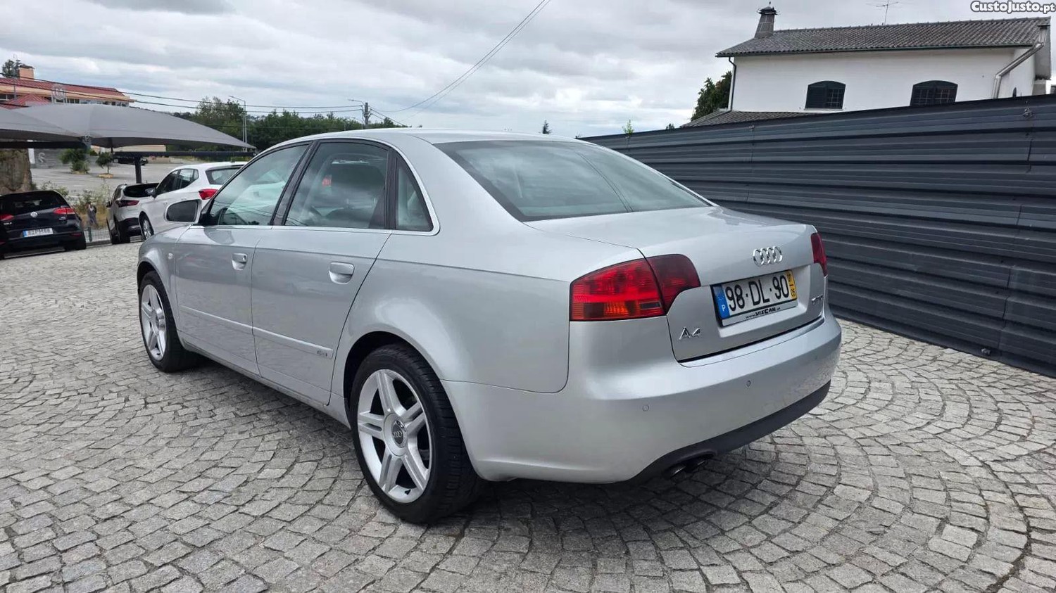Audi A4 1.9 tdi s-line — fotografia 17