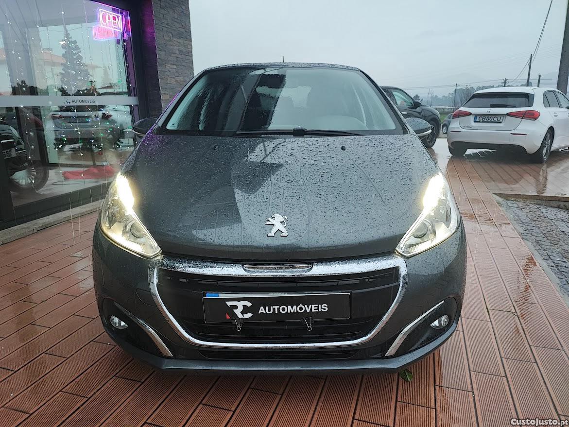 Peugeot 208 Style 1.6 HDI — fotografia 11