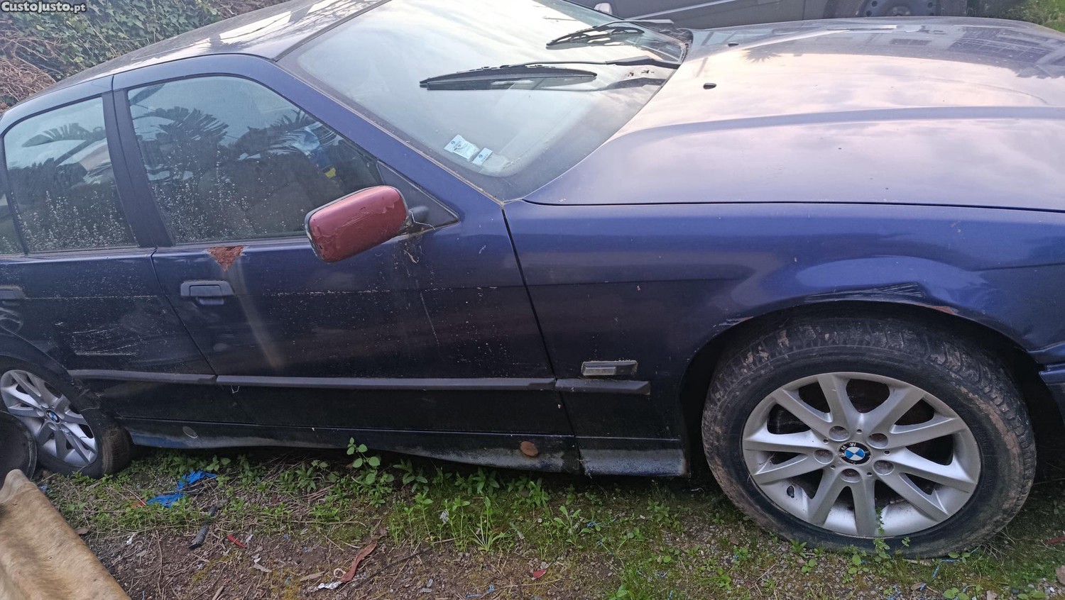 BMW 318 Deisel inteiro para peças com documentos ler — fotografia 4