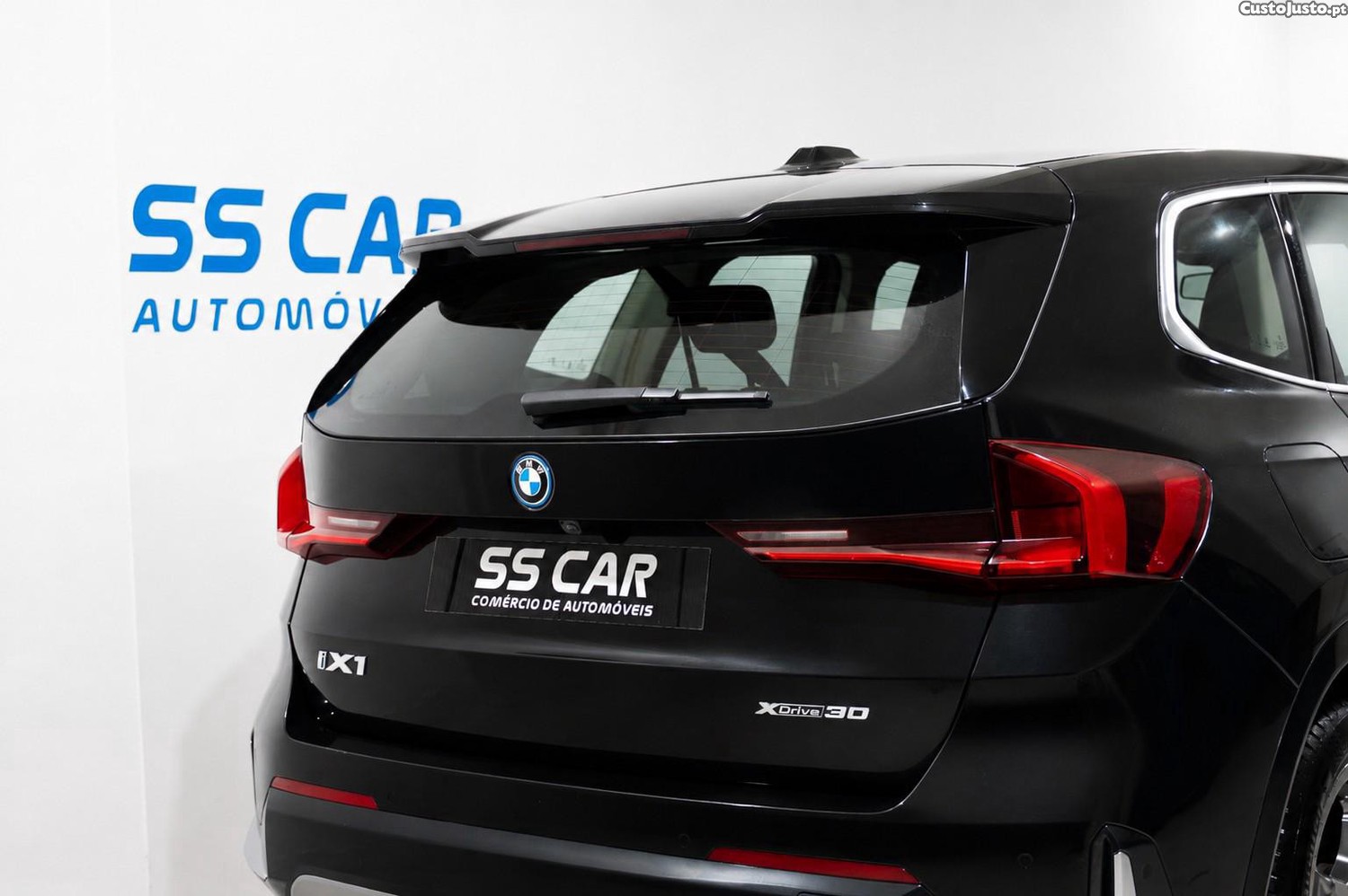 BMW iX1 xDrive30 xLine — fotografia 23