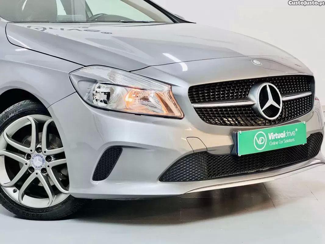 Mercedes-Benz A 180 D 7g-dct peak edition — fotografia 16