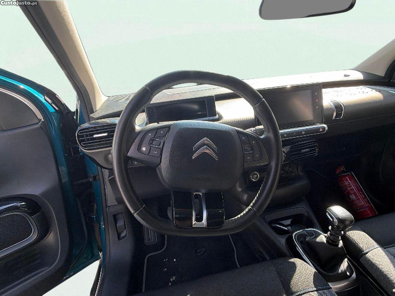 Citroën C4 Cactus 1.2 PureTech Shine — fotografia 8