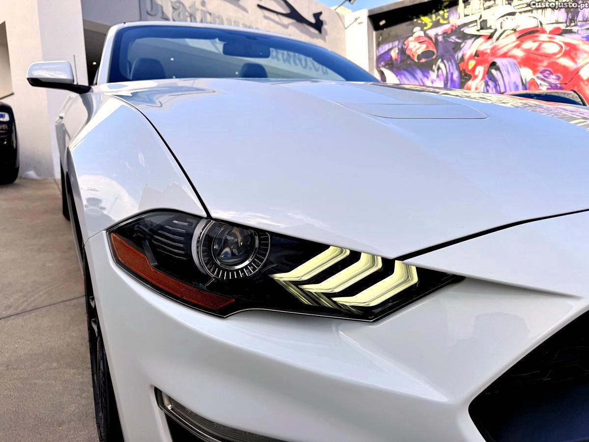 Ford Mustang 2.3 Convertible — fotografia 21