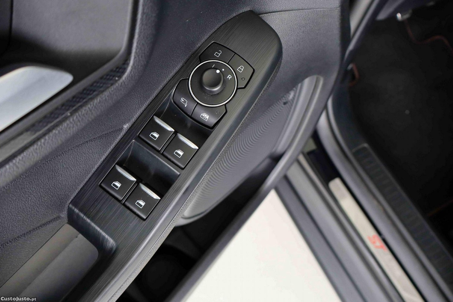 Ford Kuga 1.5 EcoBoost ST-Line X — fotografia 29