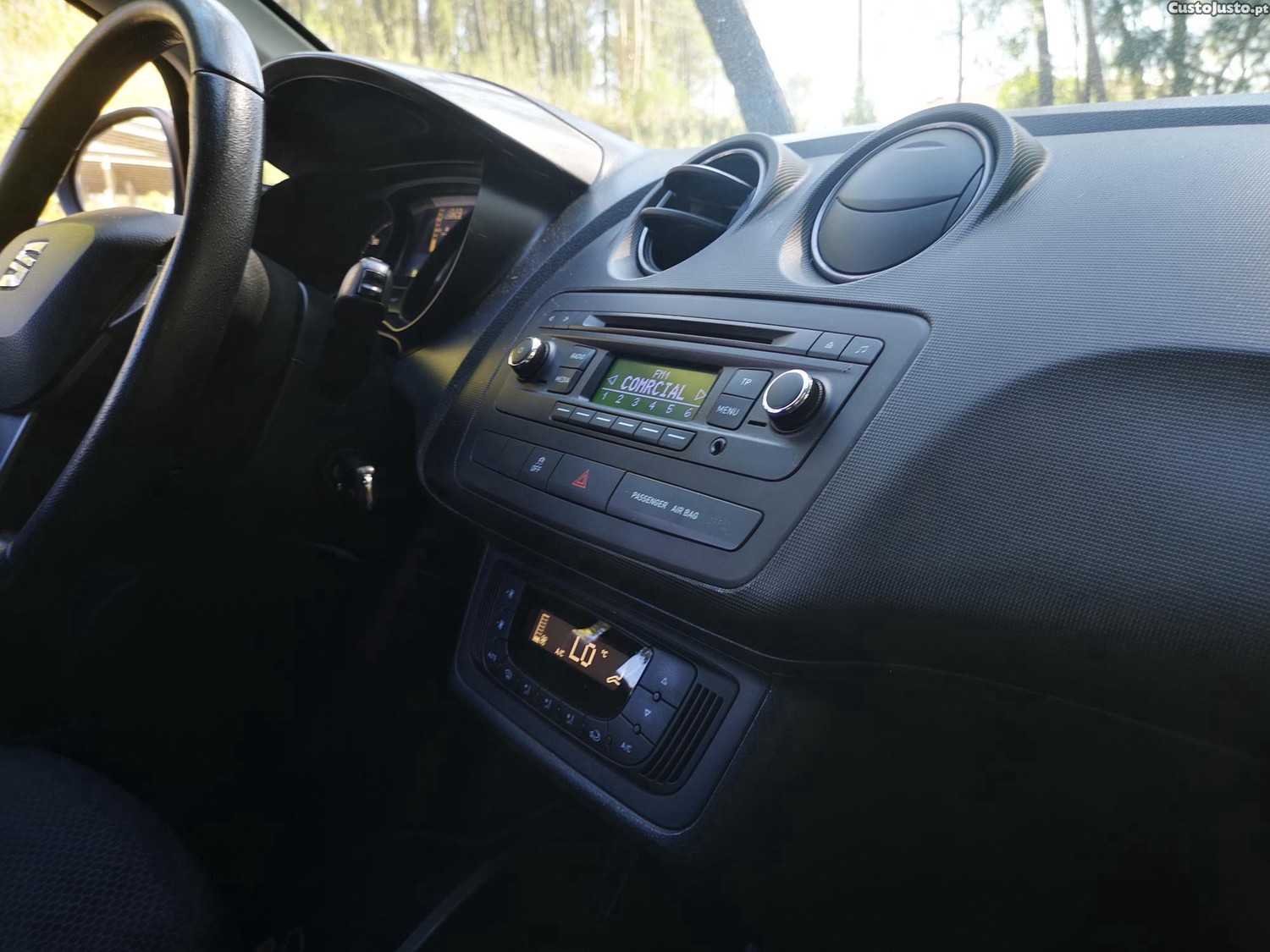 SEAT Ibiza 6J FR (ORIGINAL) 2.0 TDI 143CV VERSÃO 30 ANOS - 5 LUGARES - c/ GARANTIA — fotografia 4