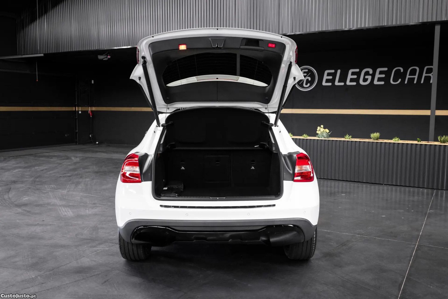 Mercedes-Benz GLA 180 Style Aut. — fotografia 11