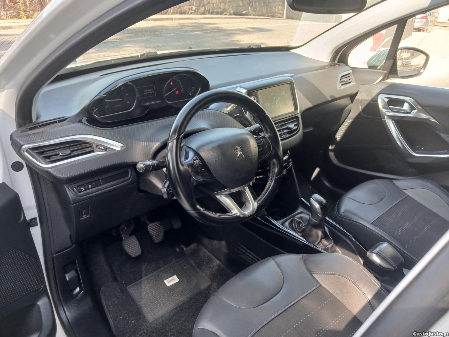 Peugeot 2008 allure — fotografia 4