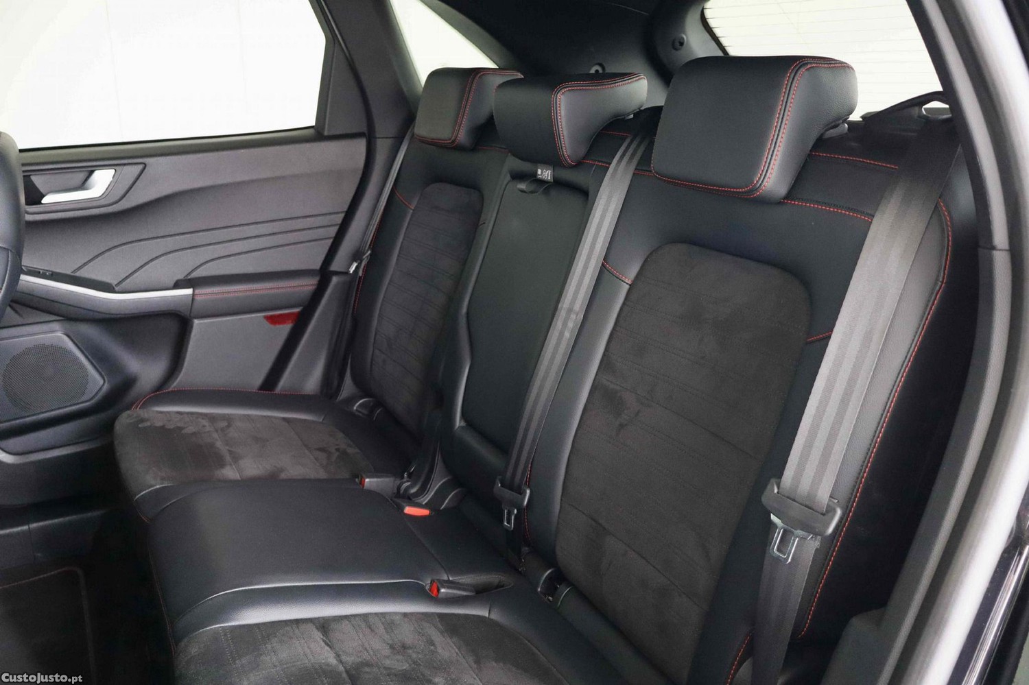 Ford Kuga 1.5 EcoBoost ST-Line X — fotografia 20